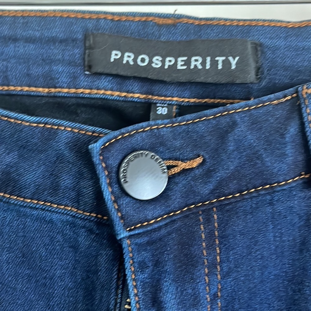 🌟 NEVER WORN! PROSPERITY FLARED JEANS | SIZE 30 | STYLISH AND VERSATILE! 🌟 - Picture 2 of 4